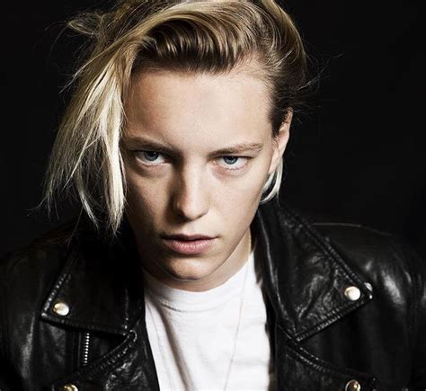 Erika Linder (@richiephoenix) • Instagram photos and videos.